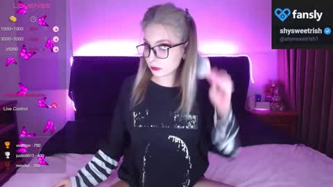 shysweetrish online show from November 8, 11:03 pm