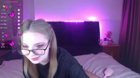 Snapshot of shysweetrish chatting on June 5, 6:52 am shysweetrish online show from June 5, 6:52 am