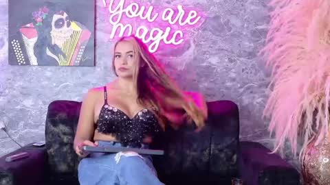 siamarlin online show from May 9, 8:14 pm