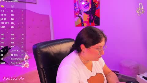 SIENNA  online show from April 10, 5:06 pm