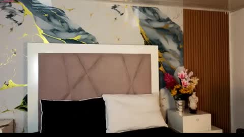 Sienna Desieree online show from April 15, 7:58 pm