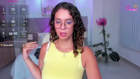 siiena online show from May 4, 6:37 pm