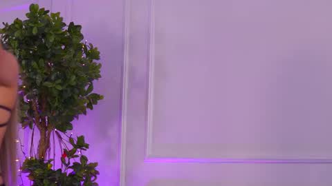 Sienna online show from June 27, 12:22 pm