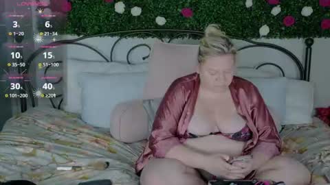 Sienna Luxx online show from July 14, 6:24 pm
