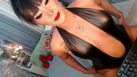 Sierrafina online show from April 8, 5:40 am