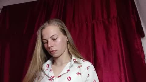 JULIANA online show from March 29, 7:14 pm