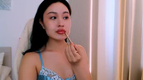 silk_ann online show from May 23, 6:29 am