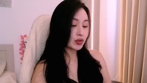 silk_ann online show from May 28, 6:32 am