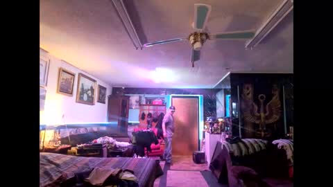 Snapshot of silvawolve chatting on February 25, 1:59 am SILVA online show from February 25, 1:59 am