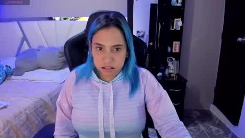   powder    online show from April 15, 1:45 am