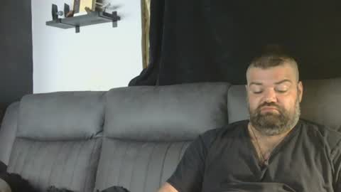 Snapshot of simon_8510 chatting on August 1, 4:23 am simon_8510 online show from August 1, 4:23 am