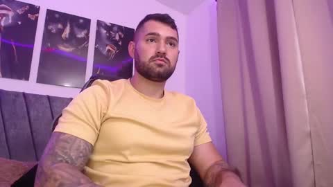 Simon online show from December 17, 9:49 pm