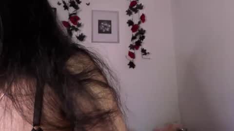 Simone Phill  online show from October 28, 8:33 pm