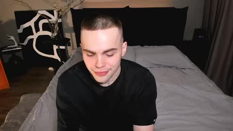 Snapshot of simonwnl chatting on February 25, 6:28 pm Simon online show from February 25, 6:28 pm