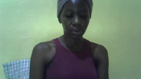 simplyloy33 online show from April 18, 7:23 am