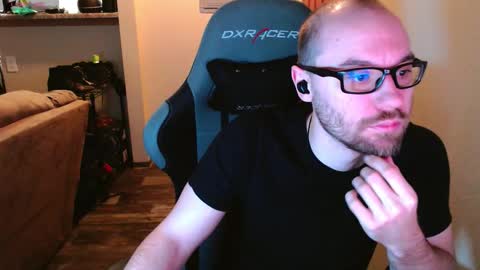 Snapshot of sin_lord chatting on December 21, 2:08 am Husky Dad online show from December 21, 2:08 am