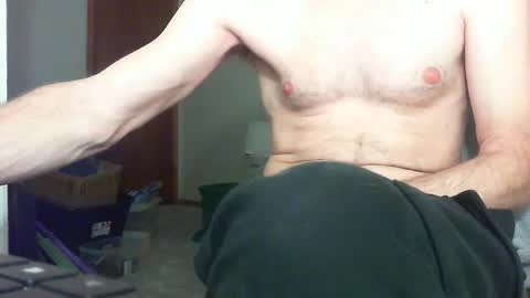 Snapshot of sincity98 chatting on May 16, 6:32 am sinner online show from May 16, 6:32 am