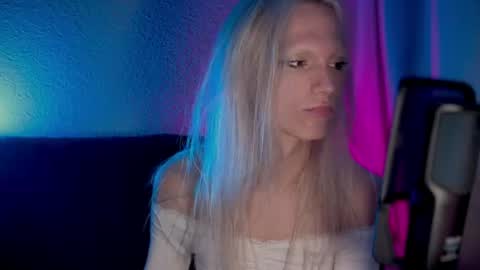 sindly online show from July 21, 9:17 pm