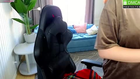 Sinty Noria online show from April 9, 1:05 am