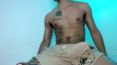 Snapshot of sir_black1 chatting on December 7, 9:22 pm Sir black online show from December 7, 9:22 pm