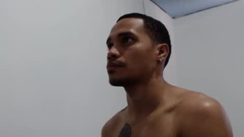 Snapshot of sir_black1 chatting on March 23, 6:34 pm Sir black online show from March 23, 6:34 pm