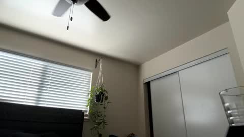 sirbubblesworth online show from March 21, 12:15 am