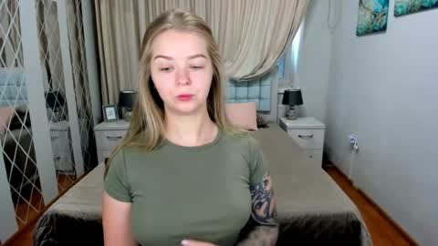 SirenaBloom online show from July 22, 4:26 am