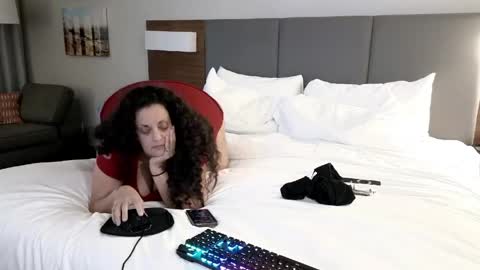 sismarie83 online show from May 26, 1:56 am