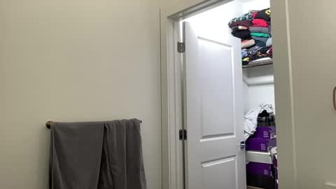 Sissyblkgoddess online show from May 17, 2:42 am