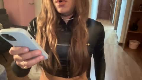 sarasissy6969 online show from June 15, 6:10 pm
