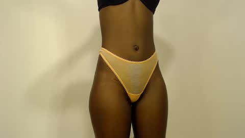Snapshot of sizzly_ass chatting on June 9, 2:39 pm sizzly_ass online show from June 9, 2:39 pm