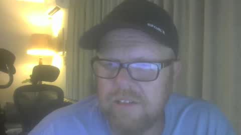 Snapshot of skaliwag chatting on February 3, 12:42 am skaliwag online show from February 3, 12:42 am