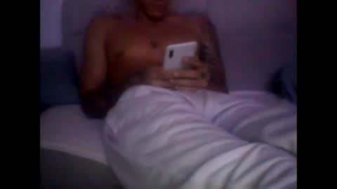 Snapshot of skater19xxx chatting on January 28, 7:11 am miguel online show from January 28, 7:11 am