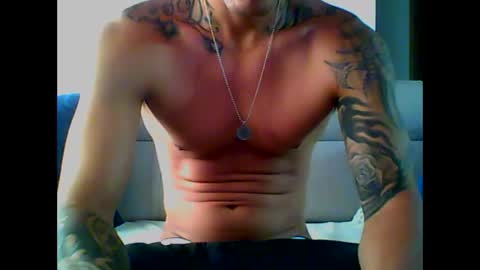 Snapshot of skater19xxx chatting on February 11, 6:01 pm miguel online show from February 11, 6:01 pm