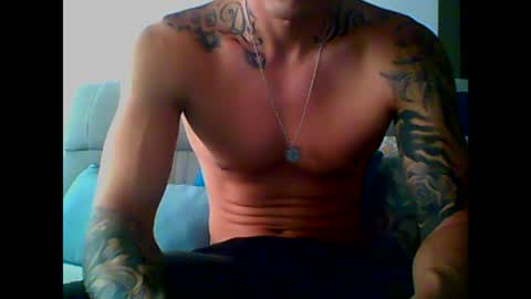 Snapshot of skater19xxx chatting on February 23, 9:59 pm miguel online show from February 23, 9:59 pm