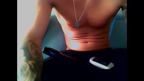 Snapshot of skater19xxx chatting on February 26, 3:41 pm miguel online show from February 26, 3:41 pm