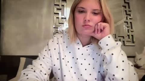 skiimaskabby online show from July 1, 4:58 am