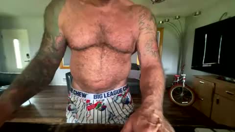 Snapshot of skimaskedbeef chatting on July 9, 10:47 pm BEEF online show from July 9, 10:47 pm