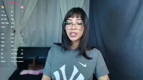 Emily Rojas online show from May 21, 9:00 pm