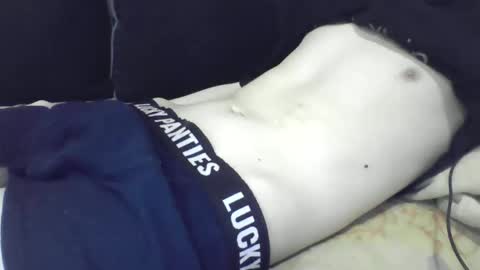 skinnycuteb0y online show from May 16, 7:34 pm