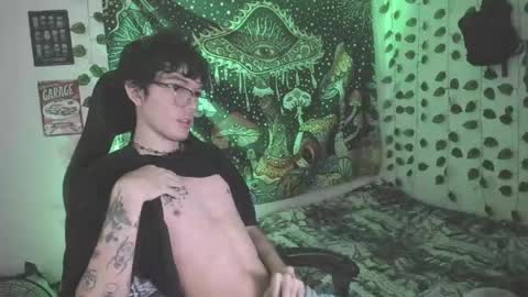 skiny_dann online show from April 17, 4:37 am