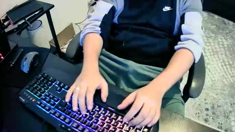 skullcandyyyy online show from March 16, 5:06 pm