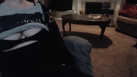 SKYLE   online show from March 5, 7:54 pm