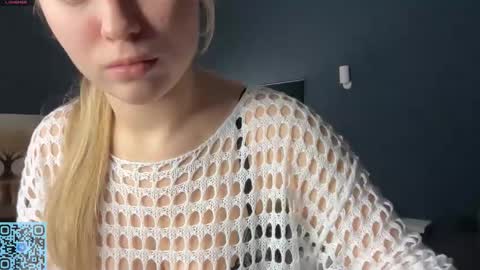 Snapshot of skyeveil chatting on December 19, 5:58 am Skye online show from December 19, 5:58 am