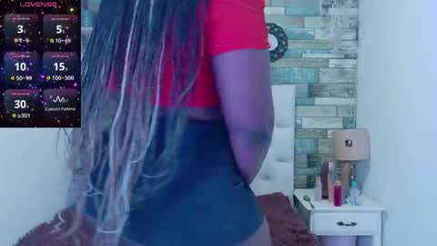 skyler_naomi online show from May 8, 1:49 pm