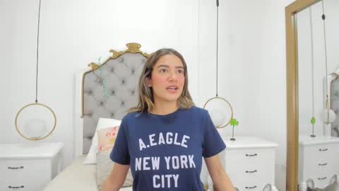 Skyler online show from March 18, 3:42 am