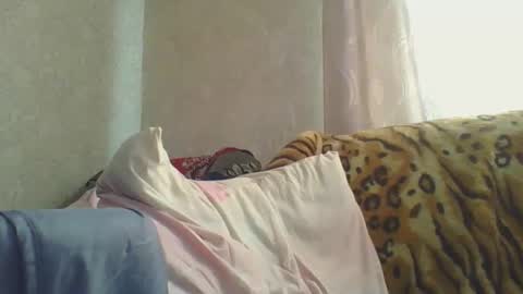 skyressie333 online show from March 26, 6:08 am