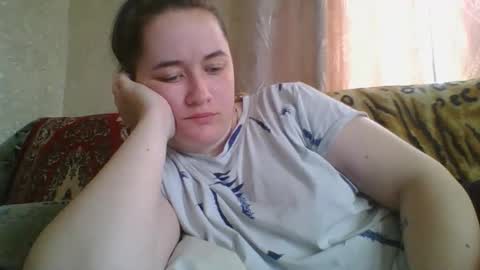 skyressie333 online show from April 8, 7:08 am