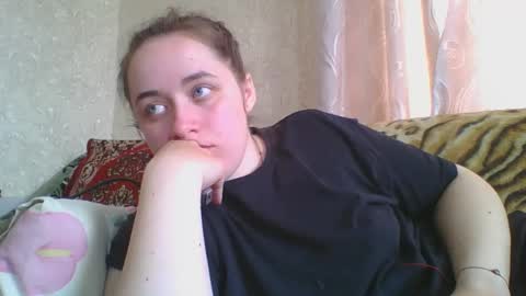 skyressie333 online show from April 18, 9:46 am