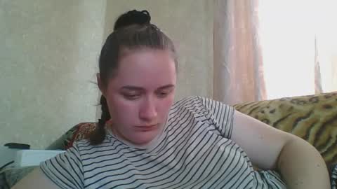 skyressie333 online show from June 2, 10:06 am